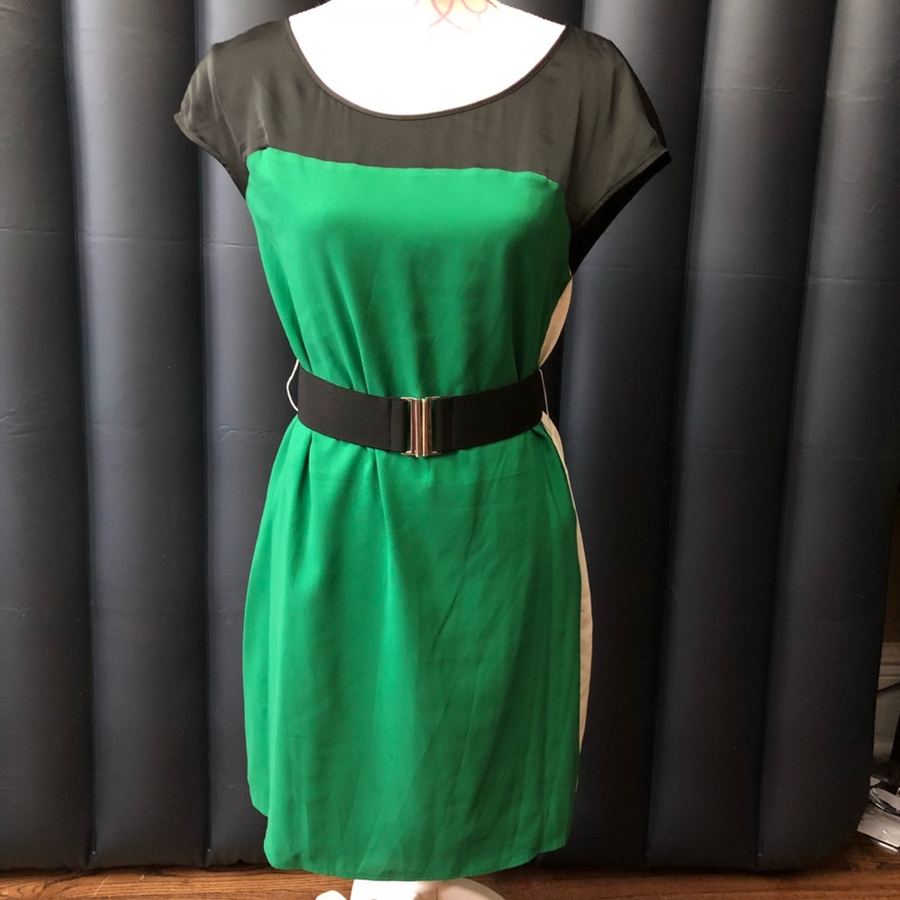 Green, black and white with belt dress 👗